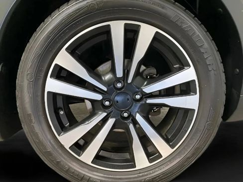 Used 2019 Nissan Kicks SV FWD image 25
