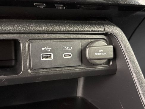 Used 2023 Honda Pilot TrailSport image 32