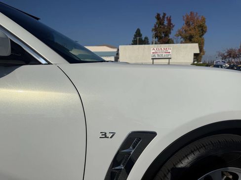 Used 2014 INFINITI QX70 AWD w/ Premium Package image 25