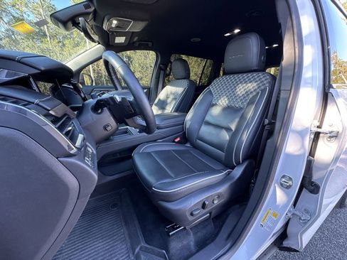 Used 2024 GMC Acadia Denali w/ Super Cruise Package image 13