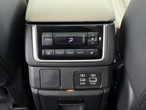 Used 2024 Subaru Ascent Limited w/ Technology Package image 12
