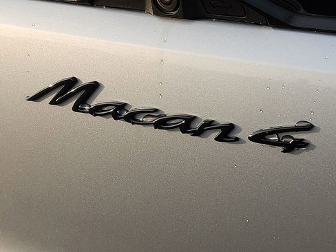 New 2026 Porsche Macan 4 Electric image 26