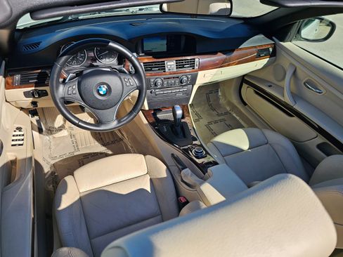 Used 2011 BMW 328i Convertible image 35
