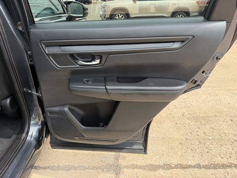 Used 2025 Honda CR-V LX image 18