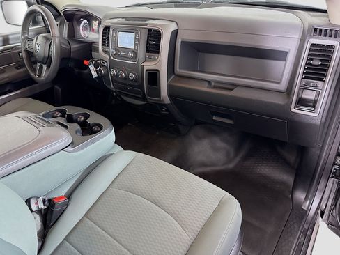 Used 2018 RAM 1500 Express RWD image 25
