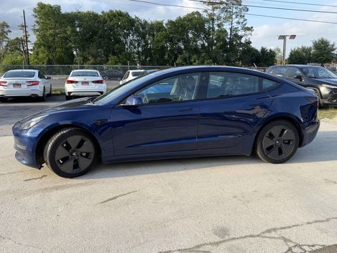 Used 2021 Tesla Model 3 Standard Range Plus image 18