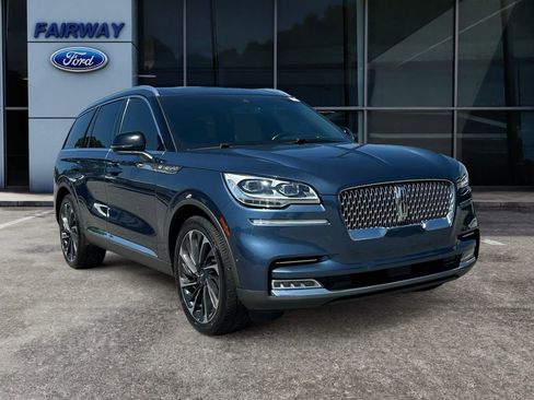 Used 2020 Lincoln Aviator Reserve w/ Equipment Group 202A AWD/4WD image 2
