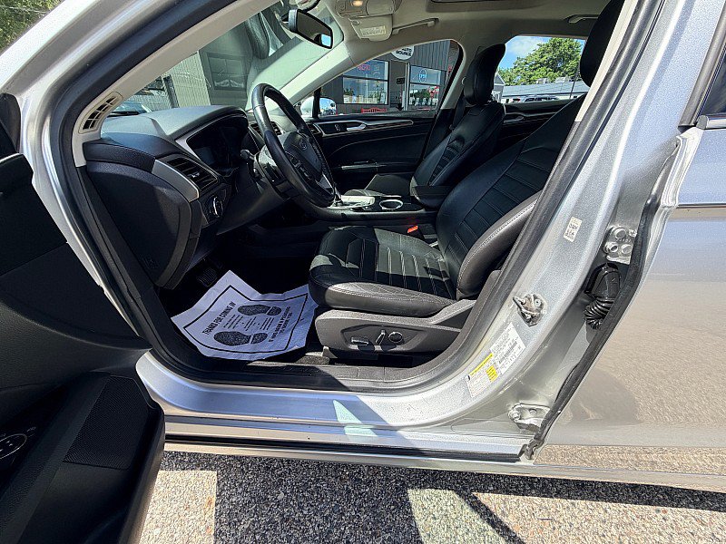 Used 2013 Ford Fusion SE FWD image 8