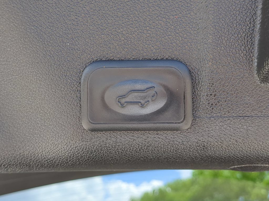 Used 2016 GMC Acadia SLT FWD image 9