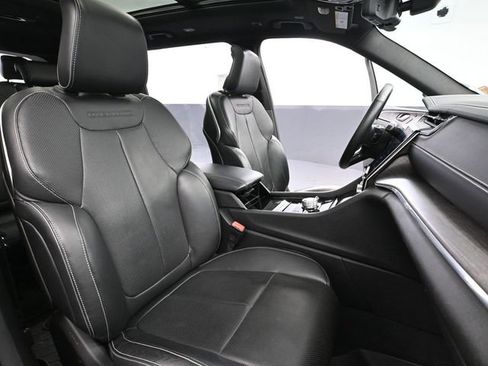 Used 2022 Jeep Grand Cherokee L Overland w/ Advanced Protech Group III image 60