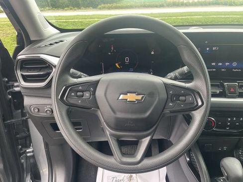 Used 2025 Chevrolet TrailBlazer LT FWD image 19