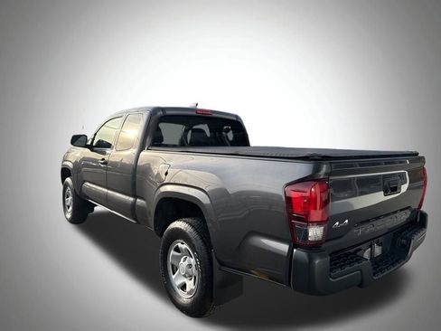 Used 2021 Toyota Tacoma SR image 3
