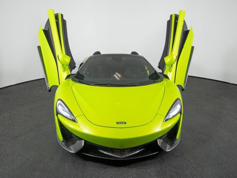 Used 2018 McLaren 570S Spider RWD image 2