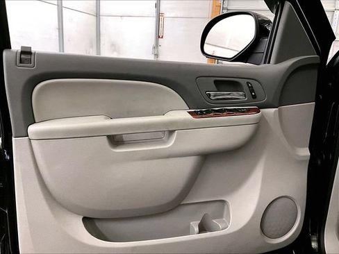 Used 2012 Chevrolet Suburban LT AWD/4WD image 23