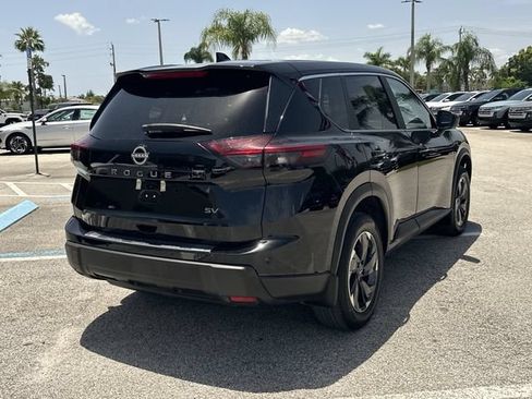 Used 2024 Nissan Rogue SV FWD image 6