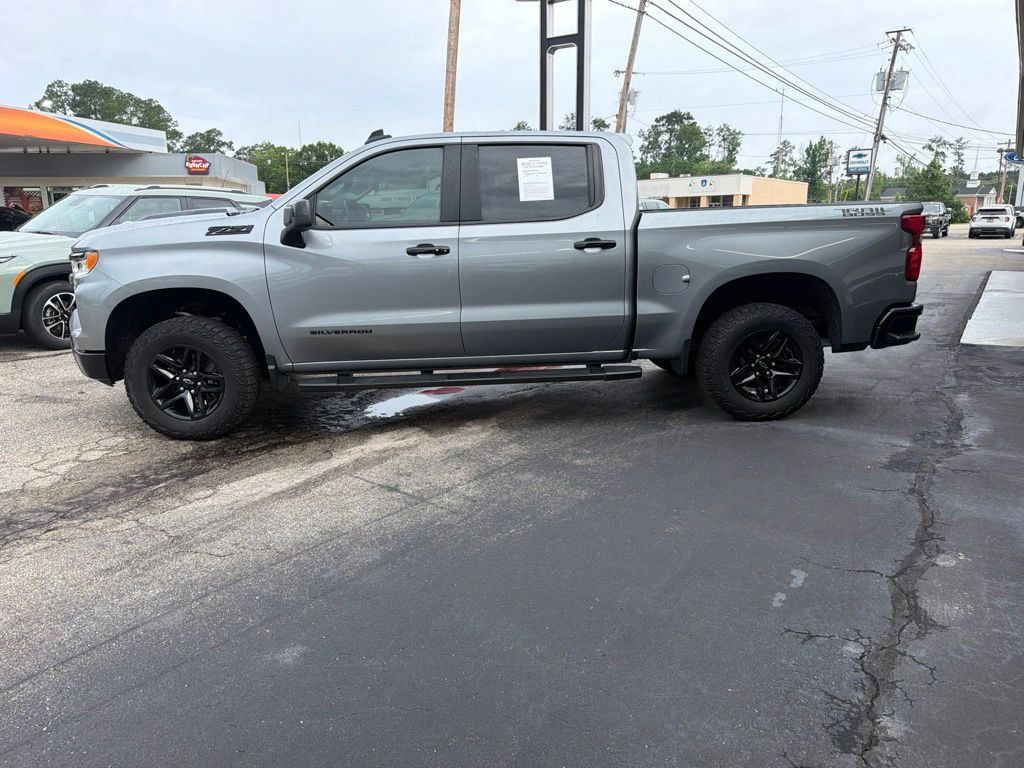 Used 2024 Chevrolet Silverado 1500 LT Trail Boss w/ Convenience Package II AWD/4WD image 1