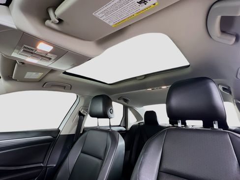 Used 2019 Volkswagen Jetta SEL image 23