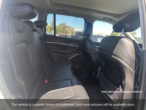 Used 2022 Jeep Grand Cherokee Limited 4xe w/ Luxury Tech Group II AWD/4WD image 15