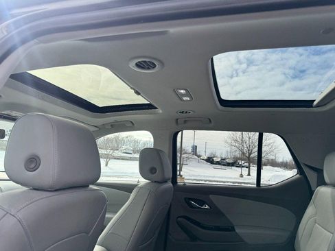 Used 2020 Chevrolet Traverse Premier image 11