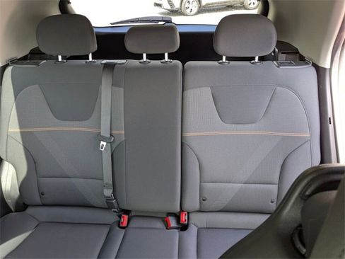 Used 2024 Kia Niro LX image 28