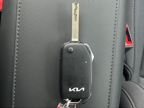 New 2026 Kia Niro LX FWD image 24
