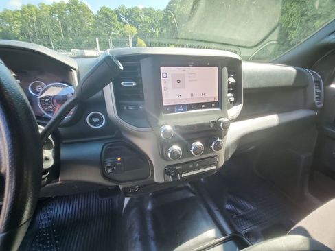 Used 2024 RAM 3500 Tradesman w/ Chrome Appearance Group image 17