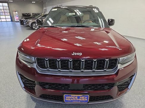 New 2026 Jeep Grand Cherokee L Summit AWD/4WD image 2