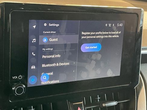 Used 2025 Toyota Corolla Cross LE image 21