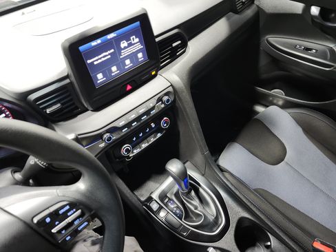 Used 2019 Hyundai Veloster 2.0 image 25