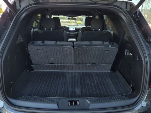 Used 2020 Ford Explorer XLT w/ Comfort Package image 26