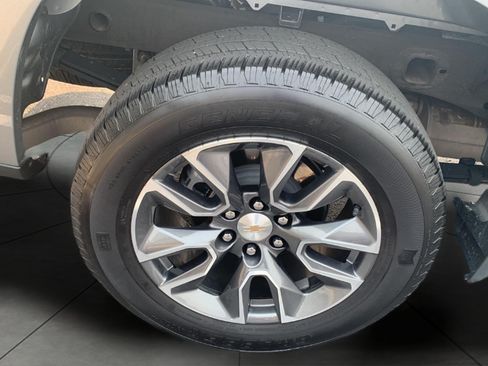 Used 2024 Chevrolet Silverado 1500 LT AWD/4WD image 23