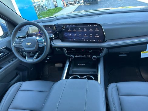 New 2026 Chevrolet Suburban LT w/ Comfort Package AWD/4WD image 7
