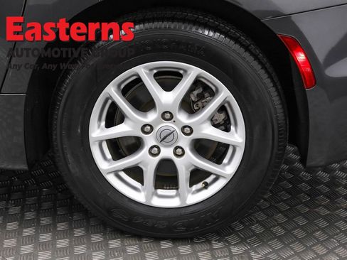 Used 2023 Chrysler Pacifica Touring-L FWD image 36