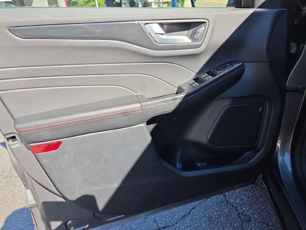 Used 2026 Ford Escape ST-Line FWD image 21