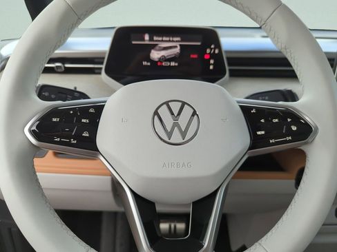 Used 2025 Volkswagen ID. Buzz Pro S Plus RWD image 33