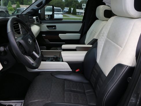 Used 2024 Toyota Sequoia Capstone AWD/4WD image 30