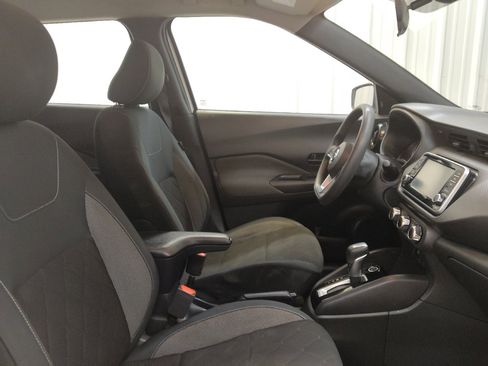Used 2020 Nissan Kicks S FWD image 21