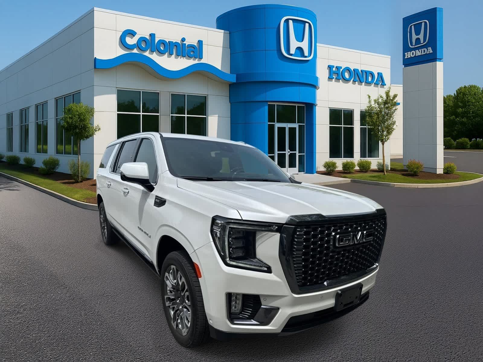 Used 2023 GMC Yukon XL Denali Ultimate AWD/4WD image 9