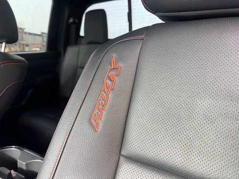 Used 2024 Nissan Titan PRO-4X w/ Pro-4x Convenience Package image 15