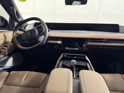 Certified 2025 Lincoln Navigator Black Label AWD/4WD image 17