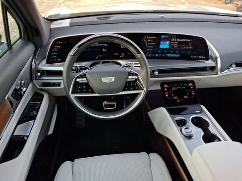 New 2026 Cadillac Vistiq Premium Luxury AWD/4WD image 7
