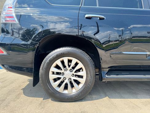 Used 2018 Lexus GX 460 Premium w/ Premium Package image 8