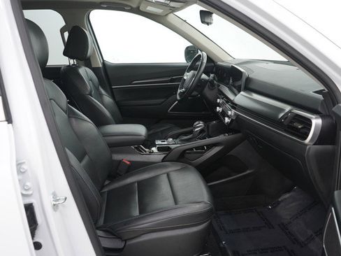 Used 2025 Kia Telluride S image 16
