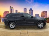 Used 2023 Jeep Grand Cherokee Limited image 3