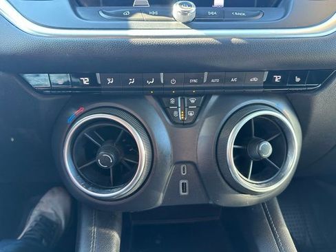 Used 2020 Chevrolet Blazer LT image 18