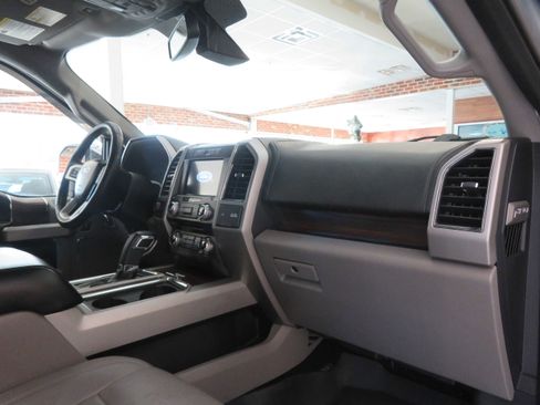 Used 2017 Ford F150 Lariat w/ Equipment Group 502A Luxury image 28