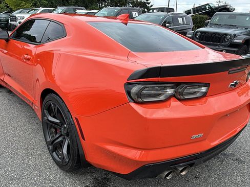 Used 2021 Chevrolet Camaro SS RWD image 10