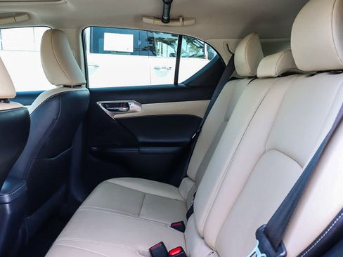 Used 2017 Lexus CT 200h FWD image 24
