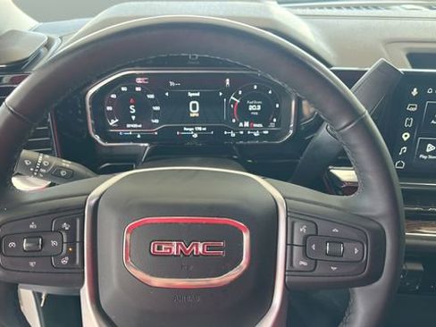 Used 2025 GMC Sierra 1500 SLE image 13