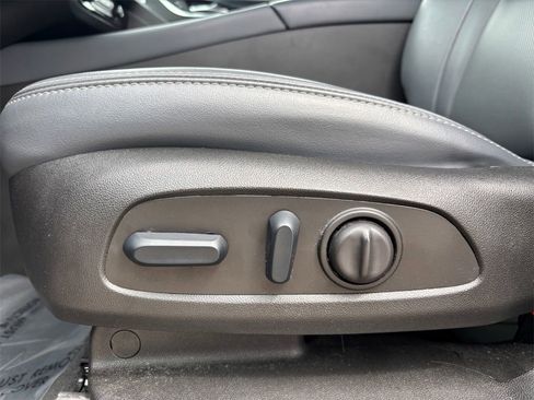 Used 2024 Buick Enclave Essence w/ Sport Touring Edition FWD image 12